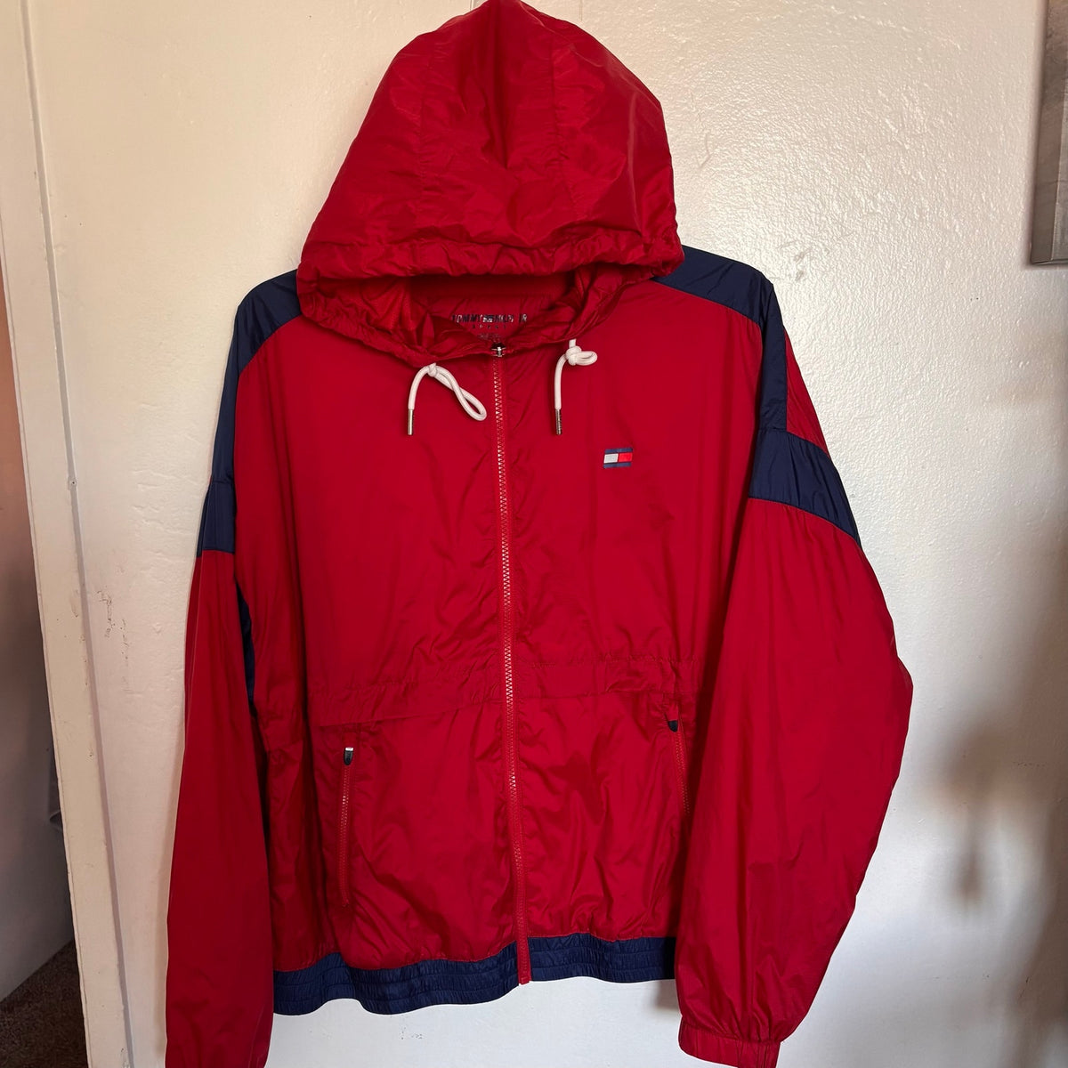 Tommy Hilfiger L Sport windbreaker colorblock red navy hooded Y2K retro women